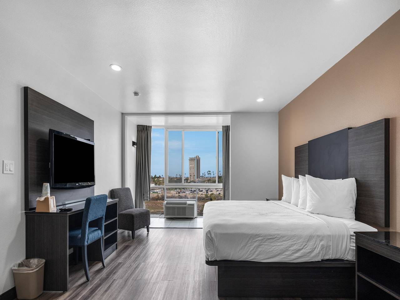 Geheel appartement, 1 kingsize bed | Nsmk | Koelkast | Uitzicht in Oceanside, San Diego County