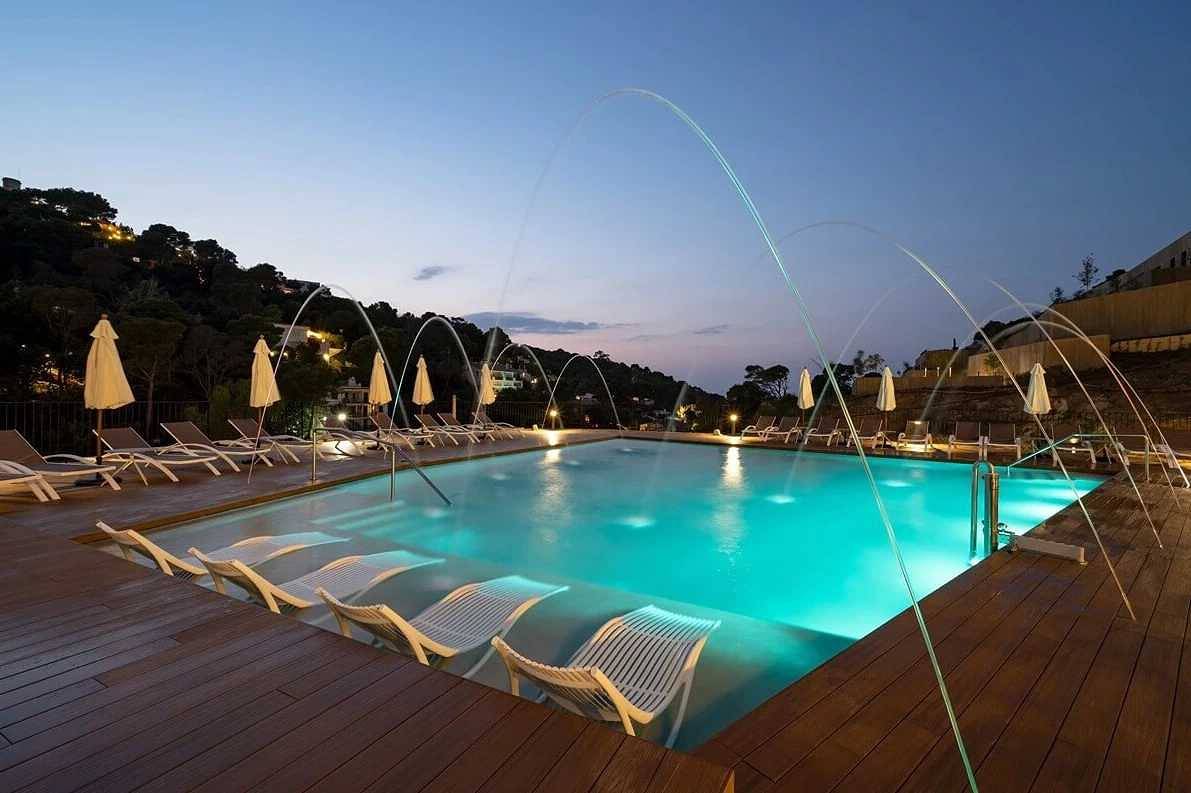 Zecamping 5 étoiles parc aquatique club enfant locatif Tv Lv Bbq 35m2 5 pers in Sa Riera, Begur