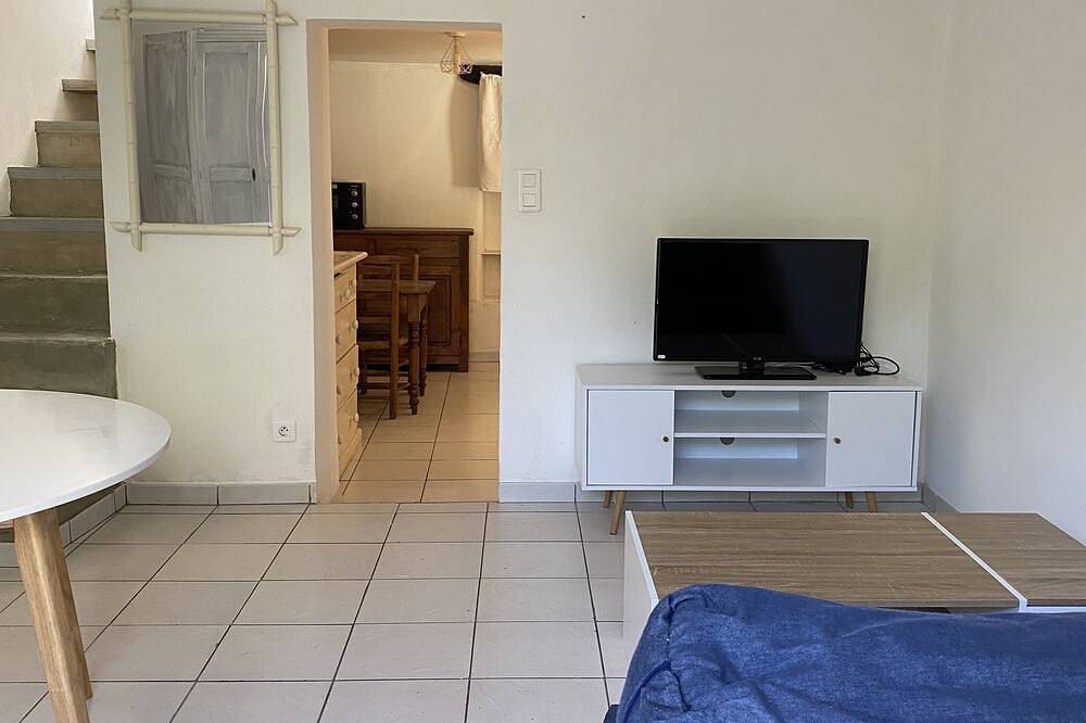 Entire apartment, Nice studio in the city center - Nyons in Nyons, Nyons region