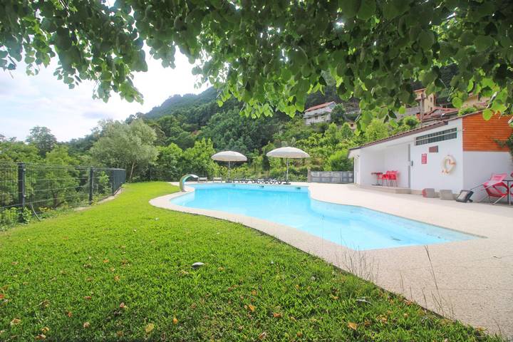 Ferienhaus für 4 Personen, mit Pool und Garten in Gerês