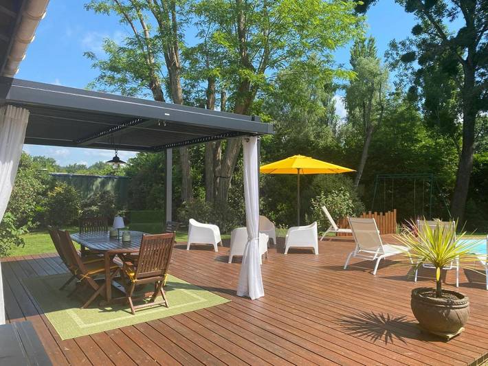 Location de vacances pour 4 personnes, avec Terrasse et Jardin ainsi que Piscine et Vue à Port-Sainte-Foy-et-Ponchapt - 4