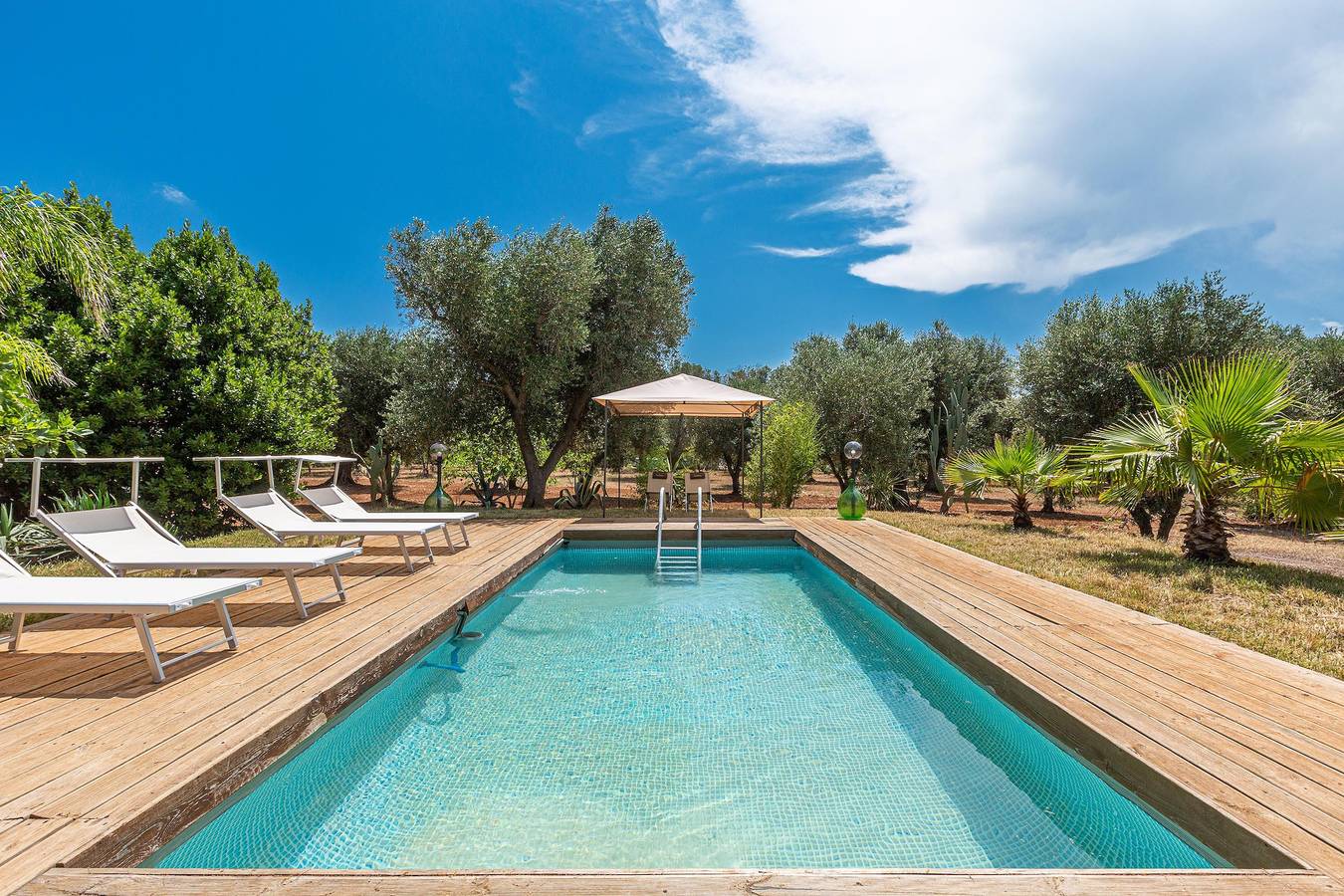 Trullo für 8 Personen mit Garten in San Michele Salentino, Salento