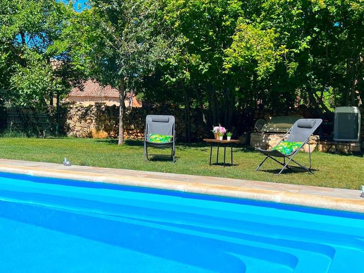Casa rural con piscina para 2 personas, con terraza y piscina además de jardín y vistas en Comarca de Riaza - 3