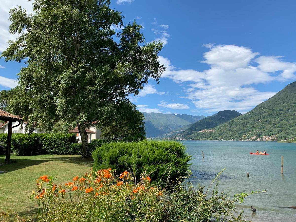 Traumhaftes Ferienhaus direkt am Ufer des Comer Sees in La La Punta (Sorico), Comune di Sorico