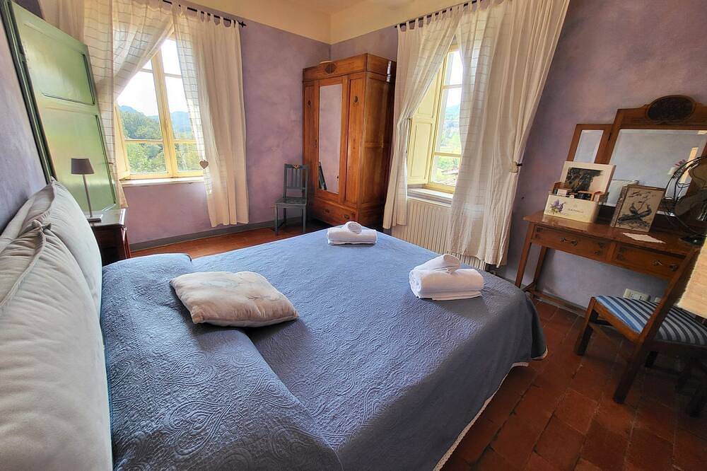 Beautiful Stone Farmhouse, With  Large Private Pool And Great views! Wifi in San Romano in Garfagnana, Garfagnana
