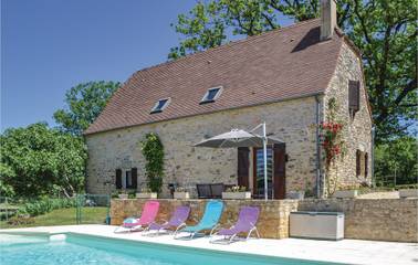 Gîte pour 6 personnes, avec piscine à Salviac