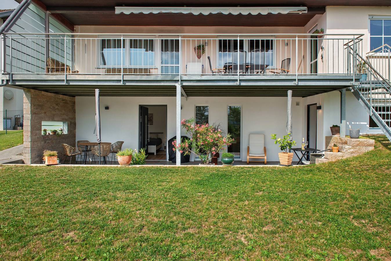 Ganze Wohnung, Ferienwohnung '1' mit gemeinsamer Terrasse, gemeinsamem Garten und Wlan in Herdwangen-Schönach, Region Bodensee-Oberschwaben