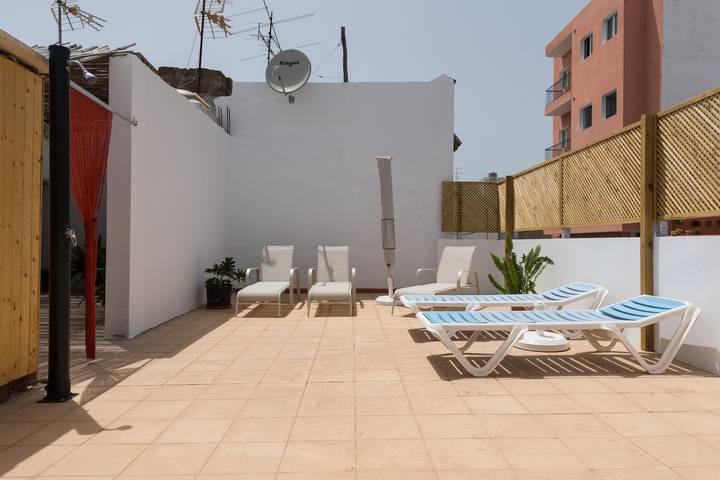 Private Solarium - 2Br House Near the Airport in Vecindario, Santa Lucía de Tirajana