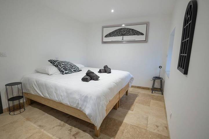Ganze Wohnung, Apartment-King-Ensuite mit Bad-Gartenblick in Rasteau, Vaucluse