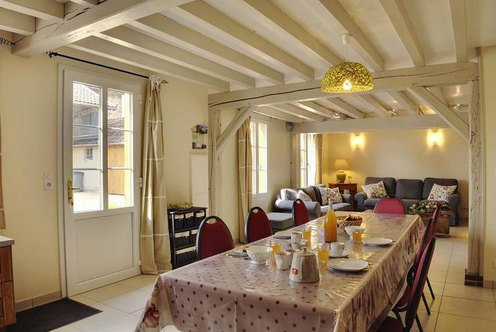 Gîte pour 10 personnes, avec Terrasse et Jardin
