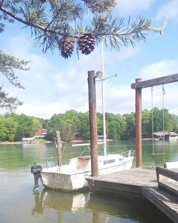 Log Cabin for 4 People in Smith Mountain Lake, Virginia, Photo 4