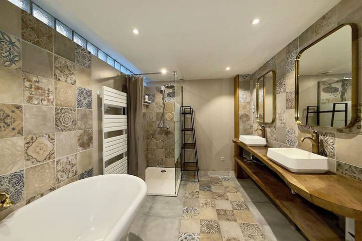 Gîte pour 15 personnes, avec jardin à Sengouagnet - 2