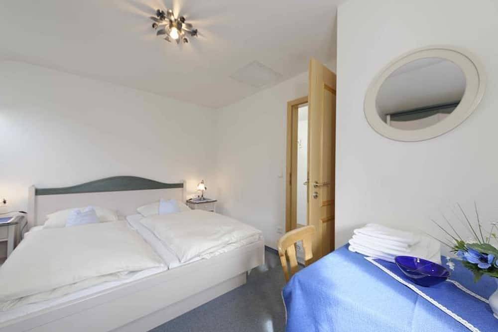 Ganze Wohnung, Ferienwohnung Nr. 4 (2 Schlafz.) - Haus Schneider-Sepp, Preisinger in Ettal, Bayerische Alpen