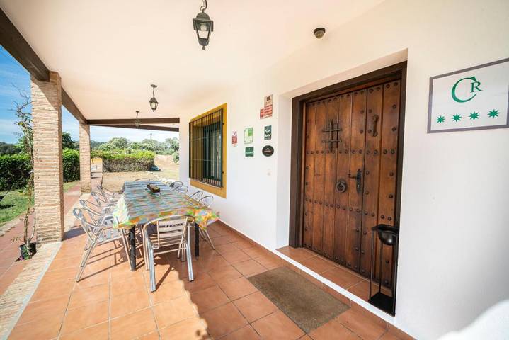 Casa rural para 18 personas, con jardín además de vistas y piscina, Se admiten mascotas en Parque Nacional de Monfragüe - 2