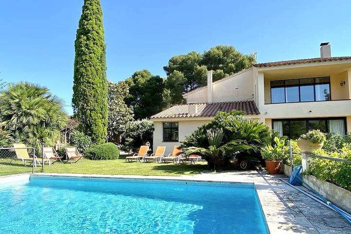 Casa de vacaciones para 12 personas, con balcón y jardín - 1