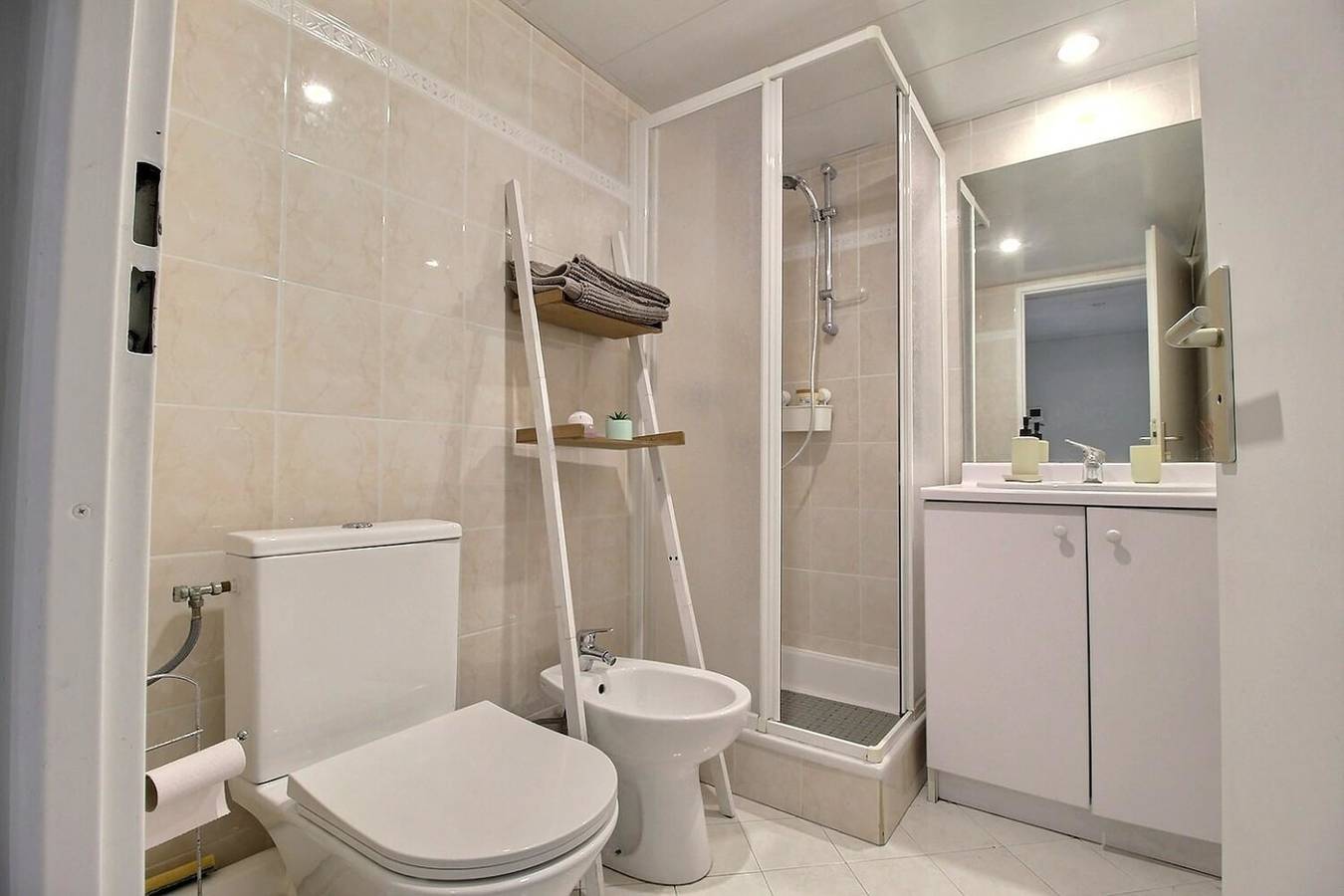 Apartamento vacacional entero, Golfe Juan - 4 people - Swimming pool - Parking in Golfe-Juan, Vallauris