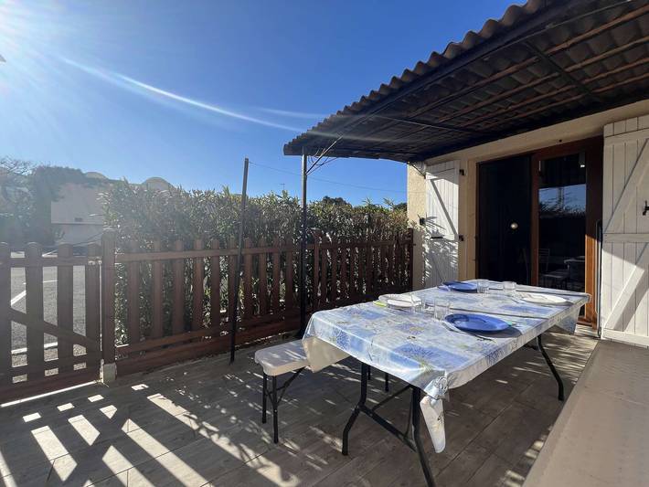 Ferienhaus für 4 Personen, mit Terrasse und Pool