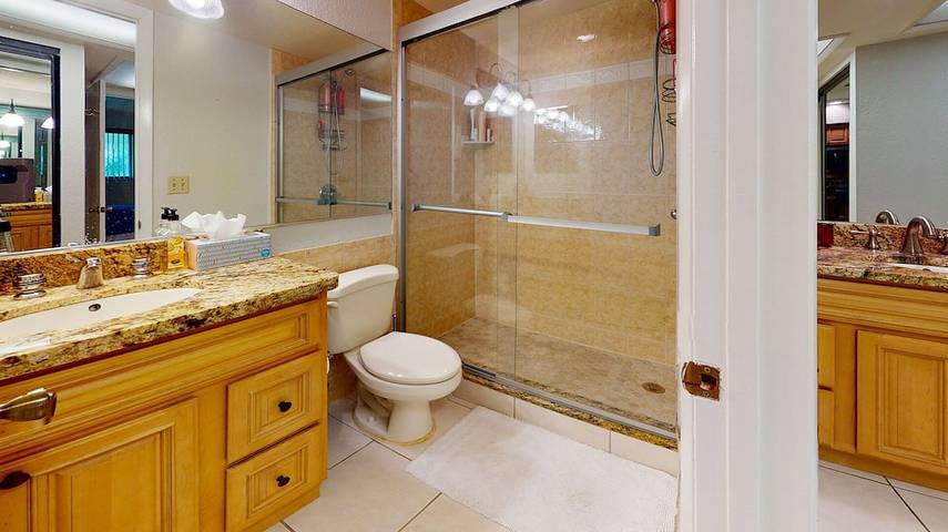 Vacation rental for 4 people, with balcony and hot tub as well as pool in Fort Pierce