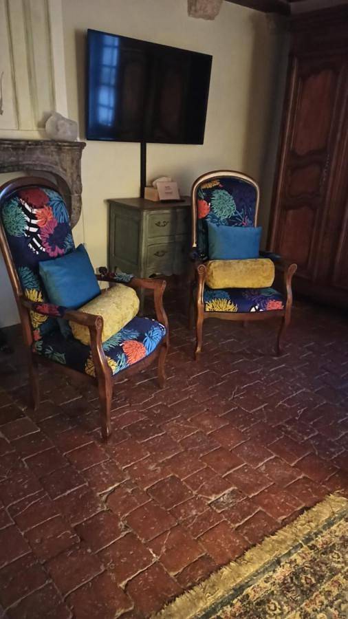 Location de vacances pour 2 personnes, avec balcon ainsi que vue et jardin dans Château de Châteauneuf - 2