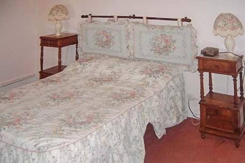 Maison indépendante avec jardin et terrasse, 7 min à pied du centre-ville, wifi in Saujon, Côte de Beauté
