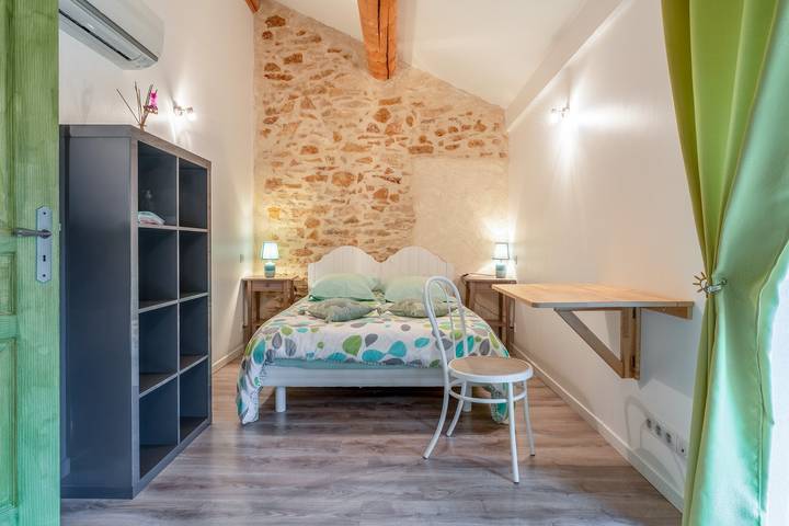 Chambre d’hôte pour 2 personnes, avec jardin dans le Vaucluse