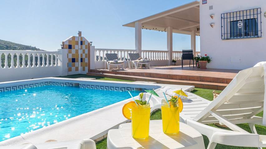 Casa rural para 4 personas, con balcón/terraza y piscina en Torrox - 2