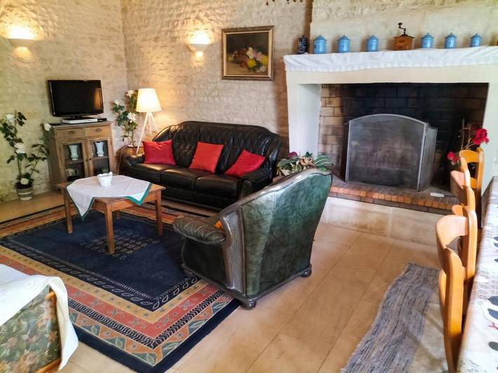 Location de vacances pour 4 personnes, avec Jardin à Antezant-la-Chapelle - 2