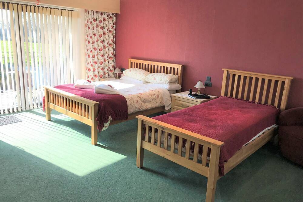 Riverside Room (triple) in Godney, Somerset