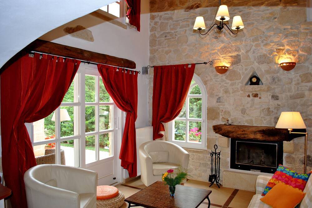 Rock House's Villa Rhapsody private pool and garden close to everything by foot in Platanias, Chania region