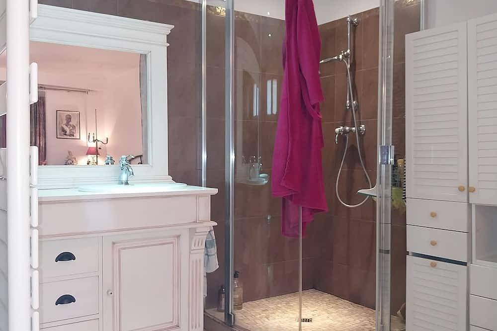 Appartement entier, Appartement en rdc de maison provençale avec accès indépendant Alpilles in Plan-d'Orgon, Région d'Arles