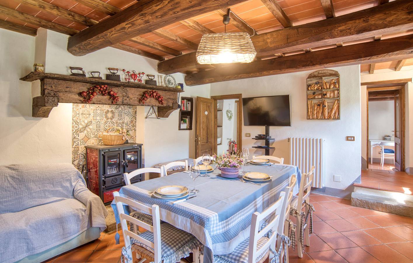 130m² Apartment with Parking, Kitchen, Garden & WiFi - 2km to Castel Focognano in Talla, Valdarno