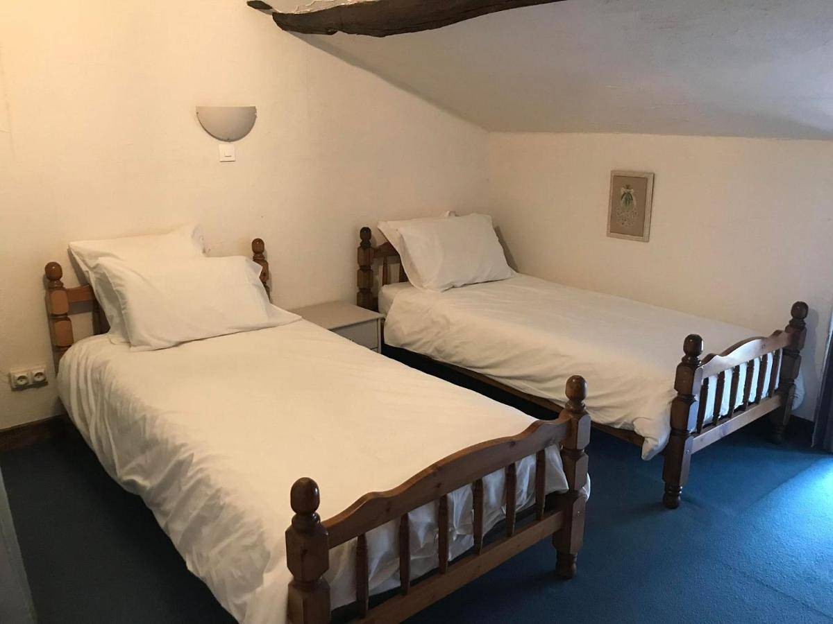 Double Room with Private Bathroom in Bussière-Poitevine, Région de Bellac