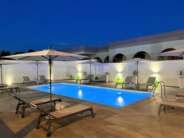Appartamento intero, Appartamento "Elite Luxury Residence 2" con vista mare, piscina, Wi-Fi e terrazza in Racale, Golfo di Taranto