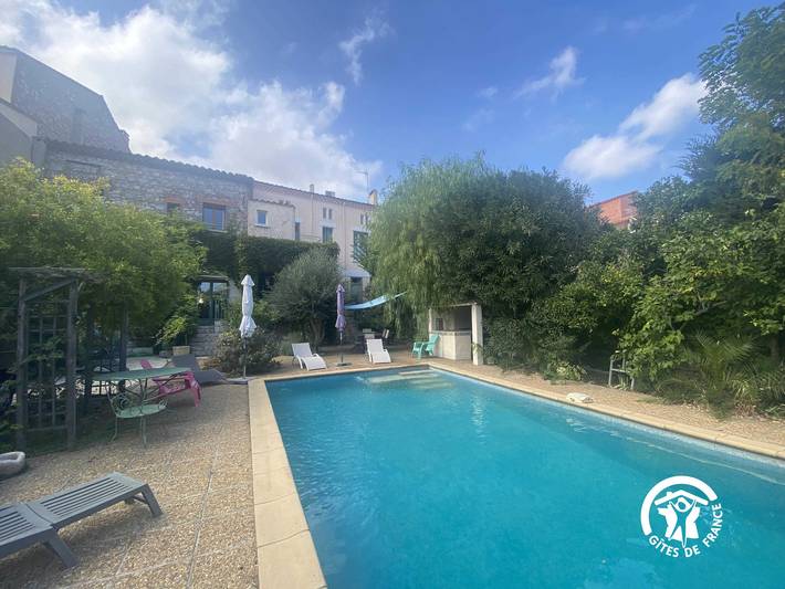 Gîte pour 2 personnes, avec piscine et jardin à Salses-le-Château