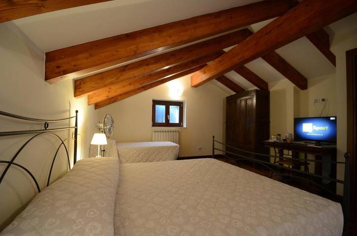 Location de vacances pour 3 personnes, avec jardin et vue à Cisano sul Neva - 4