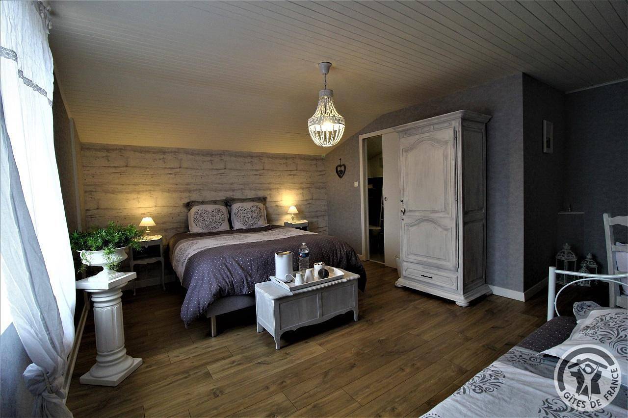 Chambres d'hôtes Au Domaine de Robert - Chambre Houilette in Fleurie, Beaujolais