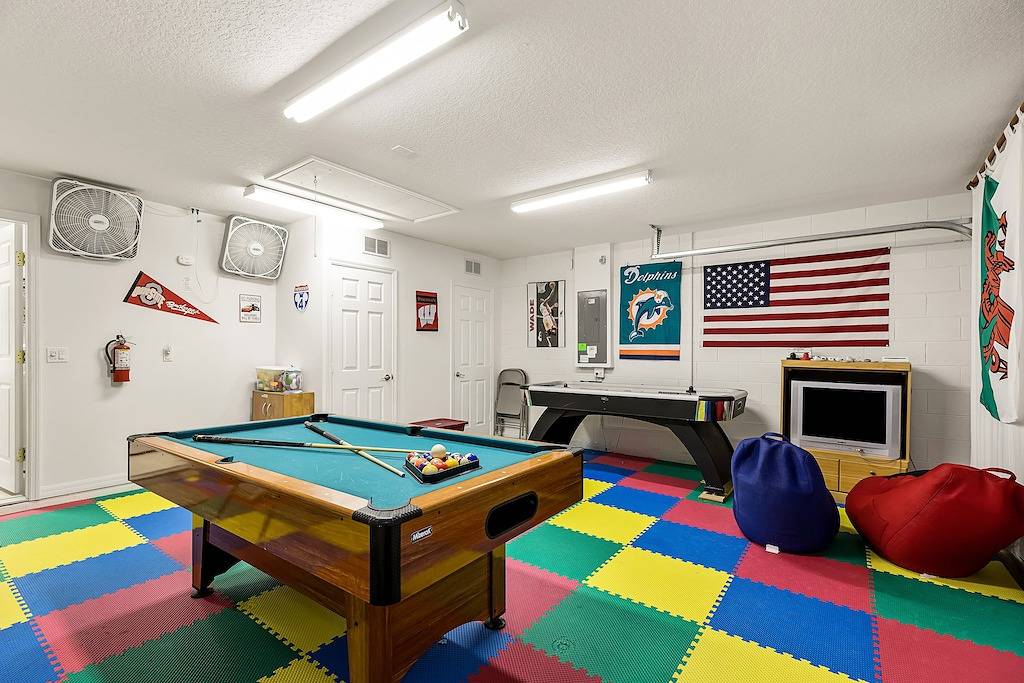 Bleiben Sie in Luxus, privatem Pool / Spa, Spielzimmer, in der Nähe von Disney und Golf in Haines City, Zentral Florida