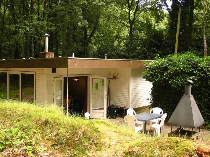 Chalet pour 4 personnes, avec terrasse, adapté aux familles à Dilsen-Stokkem