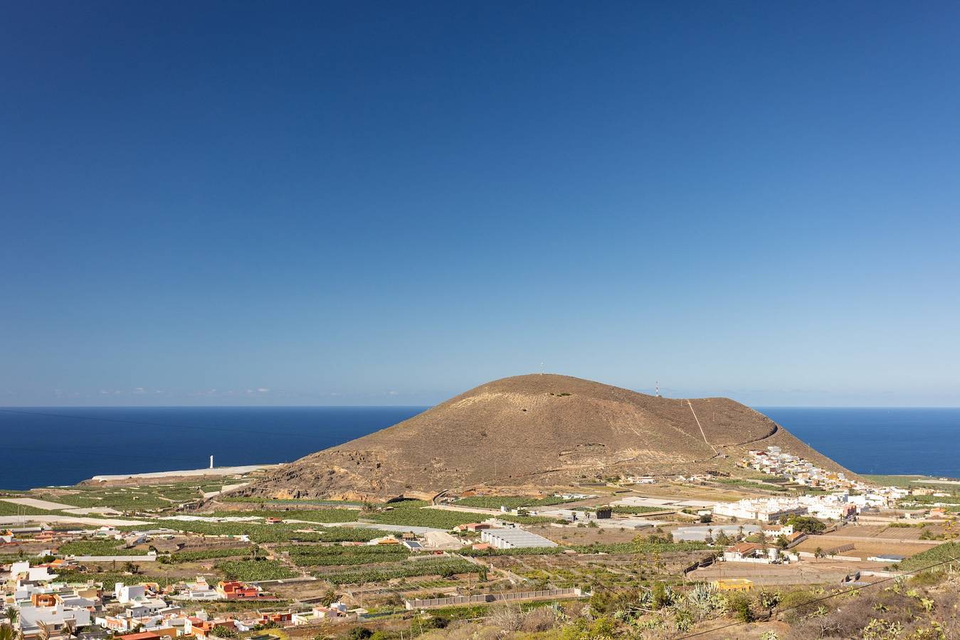 Tenohomes Cozy Family Home with Solarium & Terrace in Buenavista del Norte, North Tenerife