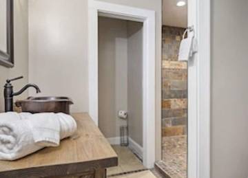 Log Cabin for 6 Guests in Rutherford County, Picture 4