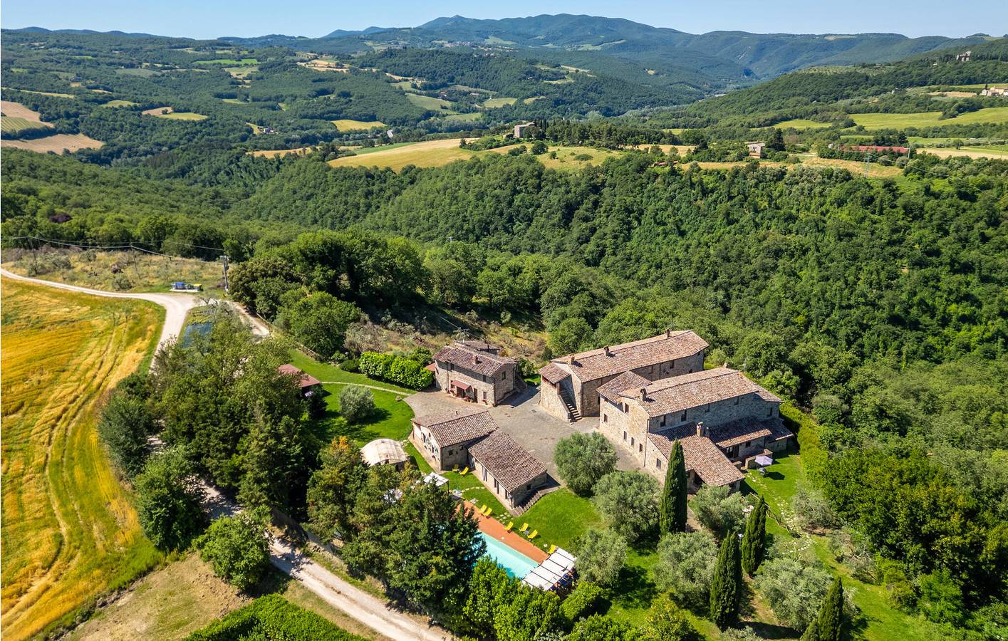 Apartamento vacacional entero, Apartamento junto al río con piscina, aparcamiento y jardín in Todi, Provincia de Perugia