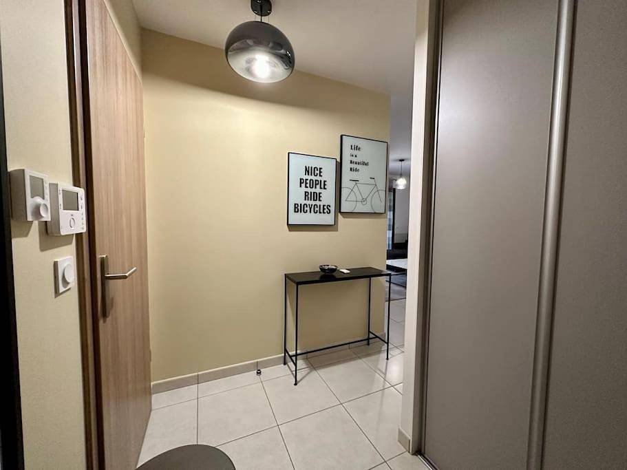 Appartement entier, Hebergeneve : Domaine de Rochat in Prévessin-Moëns, Gex