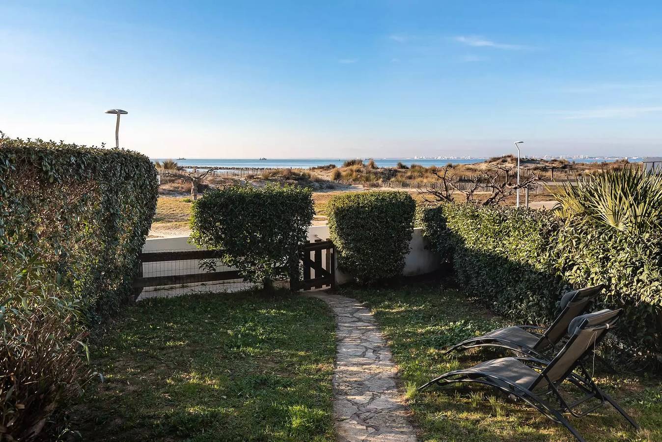 Ganze Wohnung, As8313-P2 Kabine direkter Zugang Strand und Parkplatz in Port Camargue, Le Grau-du-Roi
