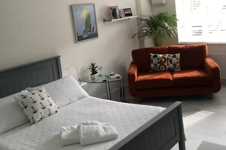 Estudio entero, River Studio, Sleeps 2 with Parking & Dog Friendly in Fareham, Hampshire