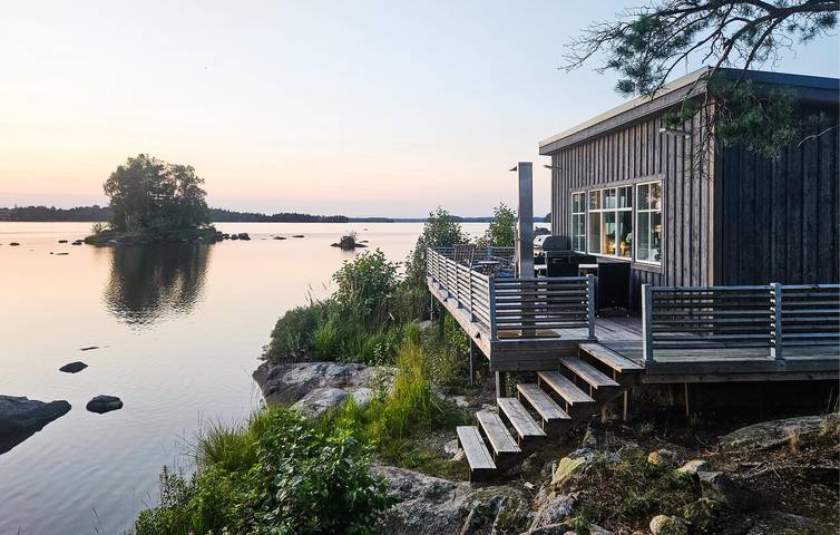 Ferienhaus für 4 Personen, mit Terrasse und Garten sowie Seeblick in Schweden