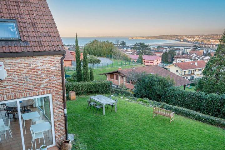 Chalet para 14 personas, con Terraza y Jardín además de Piscina y Vistas en Guipúzcoa - 2