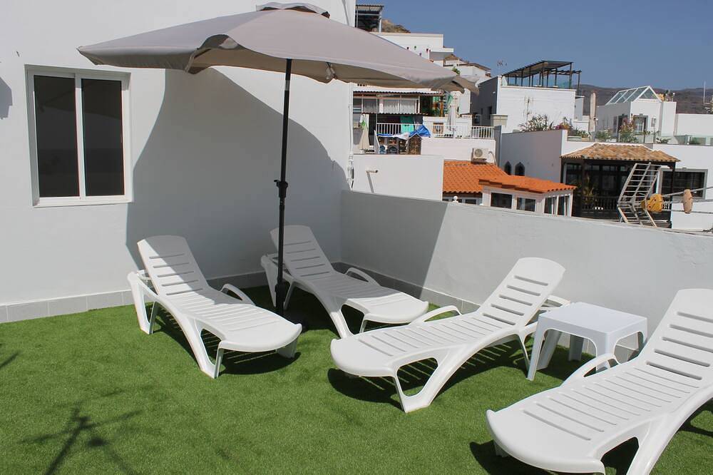 Apartamento entero, Mele Sky Beach, 1, sea views, terrace and sun in Puerto de Mogan, Mogán
