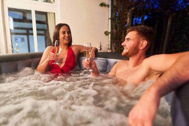 Apartamento de vacaciones para 2 personas, con jardín además de sauna y jacuzzi, Se admiten mascotas - 1