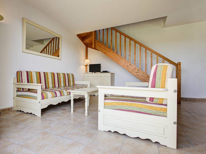 Location de vacances pour 8 personnes, avec piscine ainsi que jardin et terrasse à Homps - 3