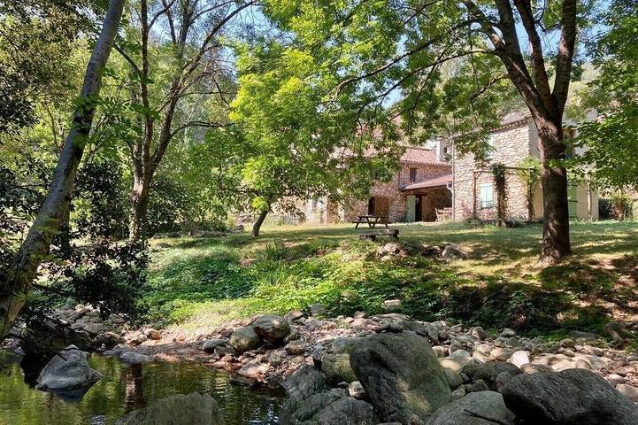 Location de vacances pour 7 personnes, avec Balcon et Jardin à Saint-Vincent-d'Olargues